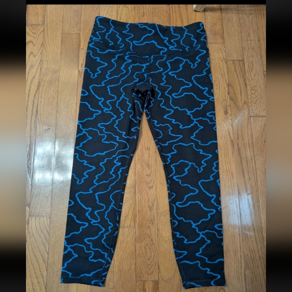Athleta Elation Train 7/8 Right Legging, Size M, Black And Blue, Cropped, NWOT!